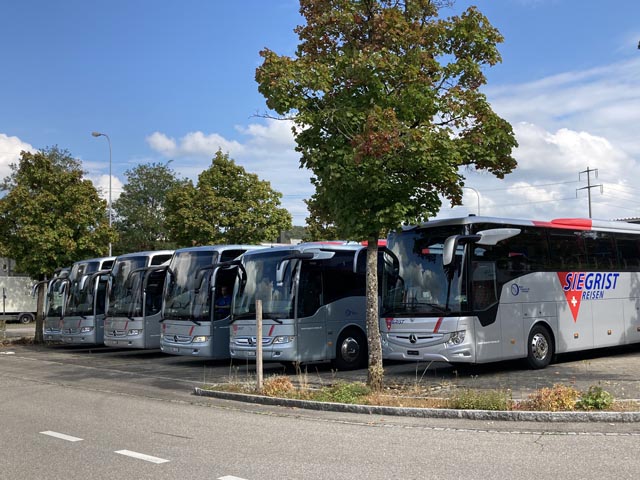 Die einst stolze Reise-Car-Flotte gehört bald der Vergangenheit an. Foto: zVg