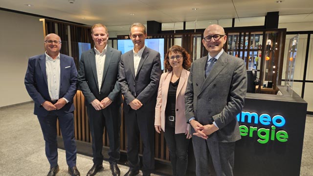 Von links: Daniel Arnold, Senior Investment Manager, Swiss Life, Beat Huber, Head Infra Equity Schweiz, Swiss Life, Riccardo Pozzi, Geschäftsführer Primeo Greenpower AG, Monika Egger, Leiterin Financial Services Primeo Energie, und Cédric Christmann, CEO Primeo Energie. Foto: zvg/Primeo Energie.