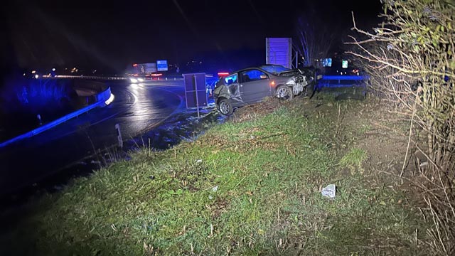 Kölliken / Wohlen: Alkoholisierte Autofahrer verursachen Selbstunfälle  