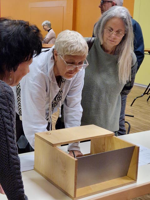 Demenzparcours und Referate stiessen auf grosses Interesse. Foto: zVg