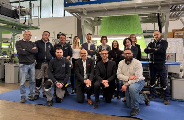 MEI-Team mit Andreas Conzelmann (CEO JMG, Mitte links) und Paolo Mazzucchelli (CEO MEI, Mitte rechts).Foto: zVg