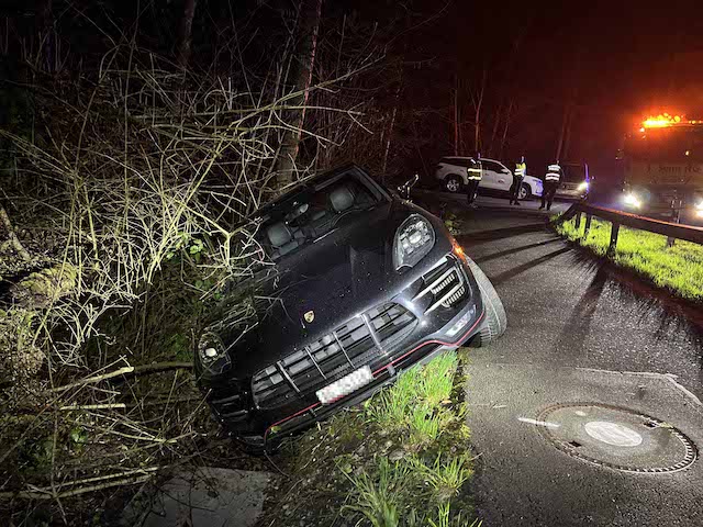 Windisch: Selbstunfall im Kurvenbereich