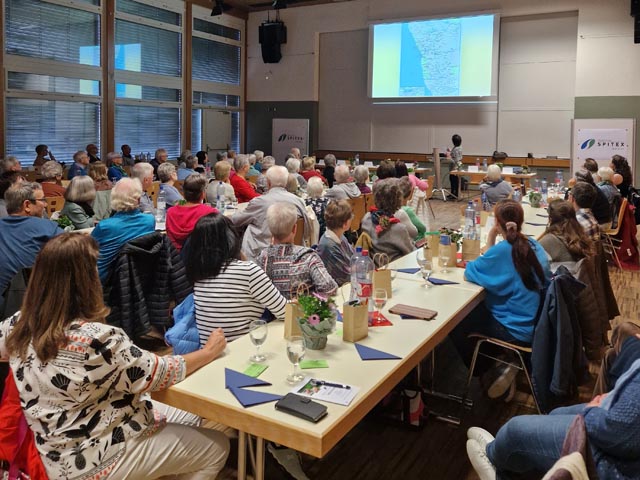 Nach dem offiziellen Teil der GV zeigte Eveline Stocker eindrückliche Bilder ihrer Namibia-Reise im 2024. Foto: zVg