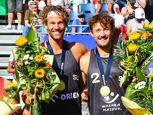 Marco Krattiger und Leo Dillier erkämpfen sich ihre erste Goldmedaille auf der internationalen Profi-Beachvolleyball-Tour in Polen. Foto: zVg
