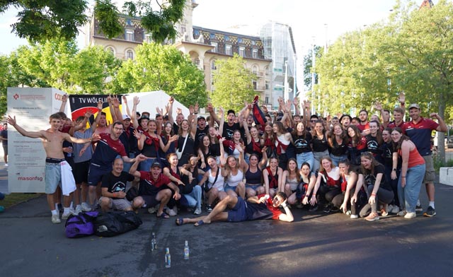 Gemeinsam werden die Erfolge am Rangverlesen gefeiert. Foto: zVg