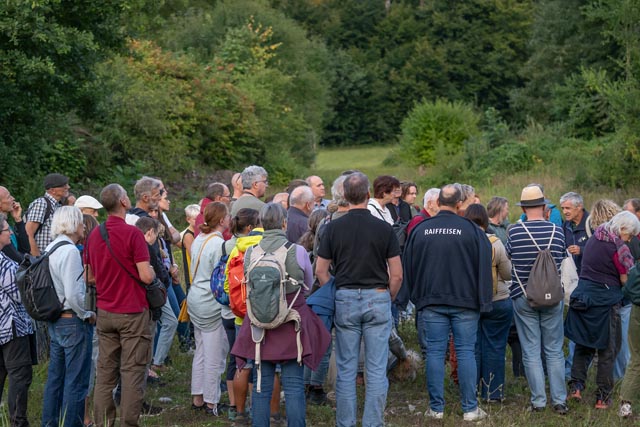 Bild: Professor Bruno Baur referierte vor vielen Interessenten zum Thema «Schnecken». Foto: Roger Forrer