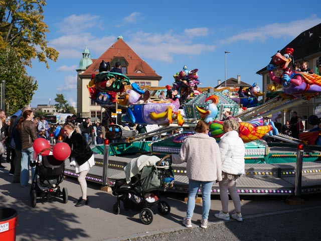 Bei bestem Sonntagswetter herrschte reges Treiben auf der Burgmatt.