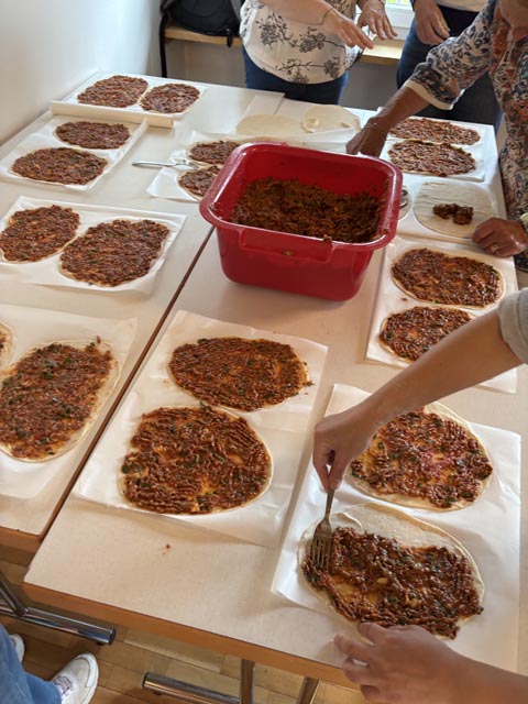 Gemeinsames Kochen. Foto: zVg