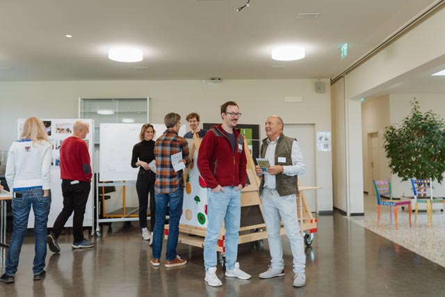 Alois Zwyssig (rechts), Präsident ANG: «Ergebnisse aus der Forschung möglichst praxisnah der breiten Bevölkerung zu vermitteln, dazu hat dieser Anlass beste Gelegenheit geboten. Ich freue mich auf einen nächsten Anlass mit dem Jurapark Aargau.»