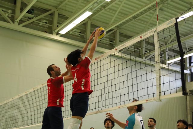 Das Herren-Team von Volley Smash 05 Laufenburg-Kaisten zeigte ein starkes Spiel, hier am Block Cafun Huynh.