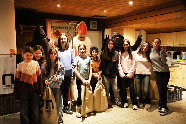 Der Samichlaus begeisterte von klein bis gross – aber ein paar Sprüchli wussten alle. Foto: zVg