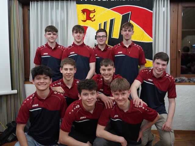 Neue Aktivmitglieder (v.h.l.n.v.r): Andrin Heiz, Livio Abt, Luca Beer, Thierry Lenzin, Jonas Bölsterli, Samuel Sattler, Lionel Treier, Rafi Eichenberger, Nils Stalder, Timo Kim. Foto: zVg