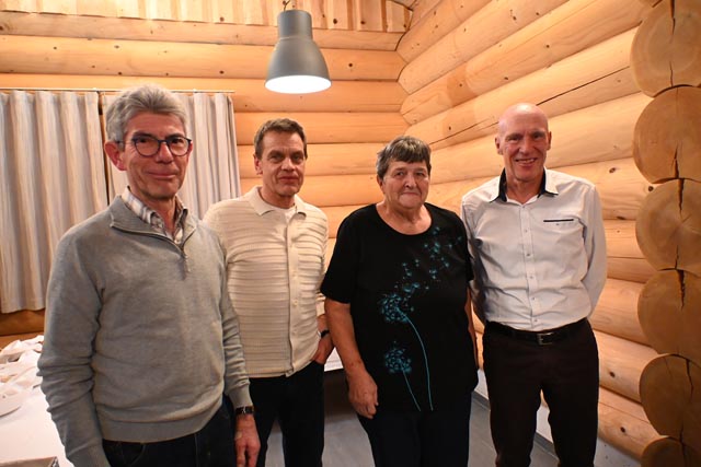 Pius Wunderlin, Dieter Messerschmid, Beatrix Lieberherr und Christoph Buholzer, stellvertretend für alle Jubilare. Foto: Christine Steck