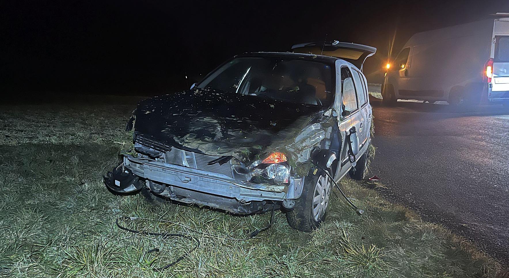 Glück im Unglück hatte der Fahrer: Er blieb unverletzt, sein Auto ist völlig zerstört.