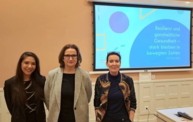 Béa Bieber (rechts) mit den Referentinnen Nicole Schäuble und Nicole Stroh. Foto: zVg