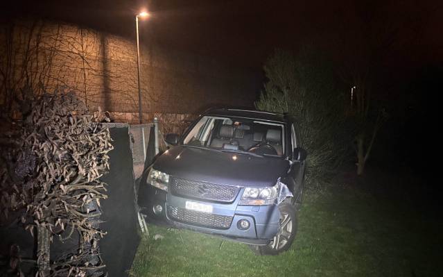 Eine Strolchenfahrt endete an einem Gartenzaun in Rheinfelden.