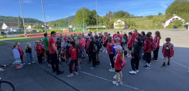 Vor dem Training wurden die jungen Sportler instruiert. 