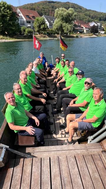 Der Männerchor Schupfart auf der Mumpfer Fähre