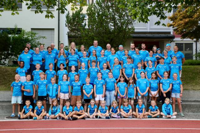 Die Jugendriege Stein mit den Leitern beim Trainingslager in Herisau