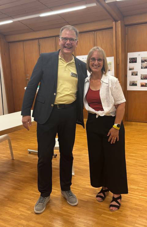 Dominik Pfoster, Präsident der Kulturkommission Möhlin, und Kirchenchorpräsidentin Andrea Giger richteten ein paar dankende Worte an das Publikum. Foto: Lilia Staiger