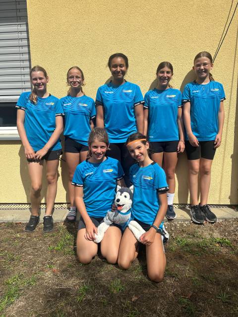 Die U14-Girls belegten den 1. Rang im Bänklifussball, den 2. Rang in der Pendelstafette und den 3. Rang im Brennball.