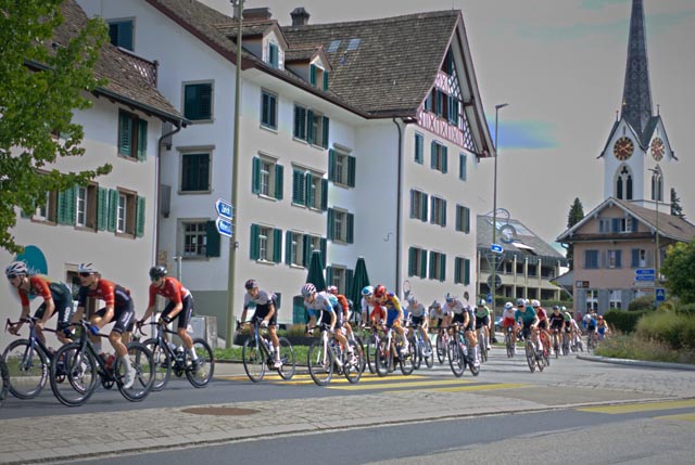 Stimmungsbild von der 3. Etappe des GP Rüebliland im Säuliamt. Foto: Markus Schenk