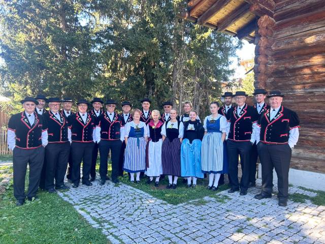 Der Jodlerklub Laufenburg-Rheinfelden nahm am Jodlertag in Madrisa teil. Foto: zVg