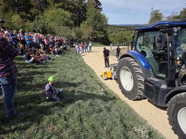 Die Forst & Dienste Laufenburg-Gansingen informierten über den Strassenunterhalt von Flurwegen. Foto: zVg